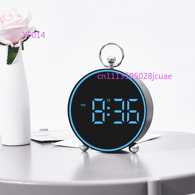 Minimalistyczny elektroniczny  – Led Desk Clock recenzja i cena