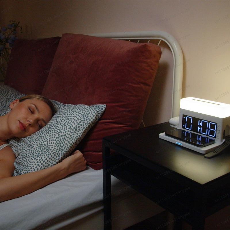 Lampa biurkowa 6-w-1 z bezprze – Led Desk Clock recenzja i cena