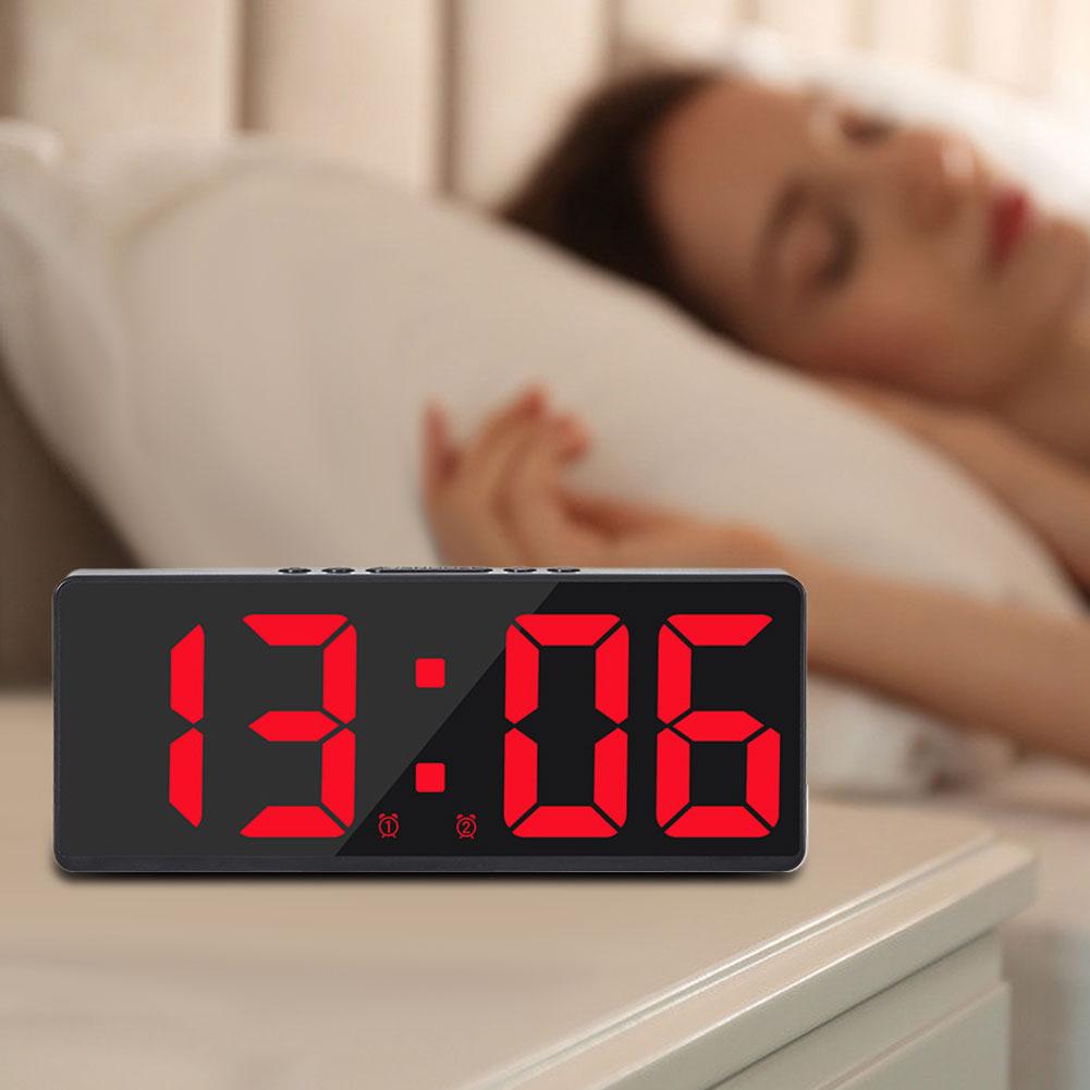 Cyfrowy budzik LED z kontrolą  – Led Desk Clock recenzja i cena